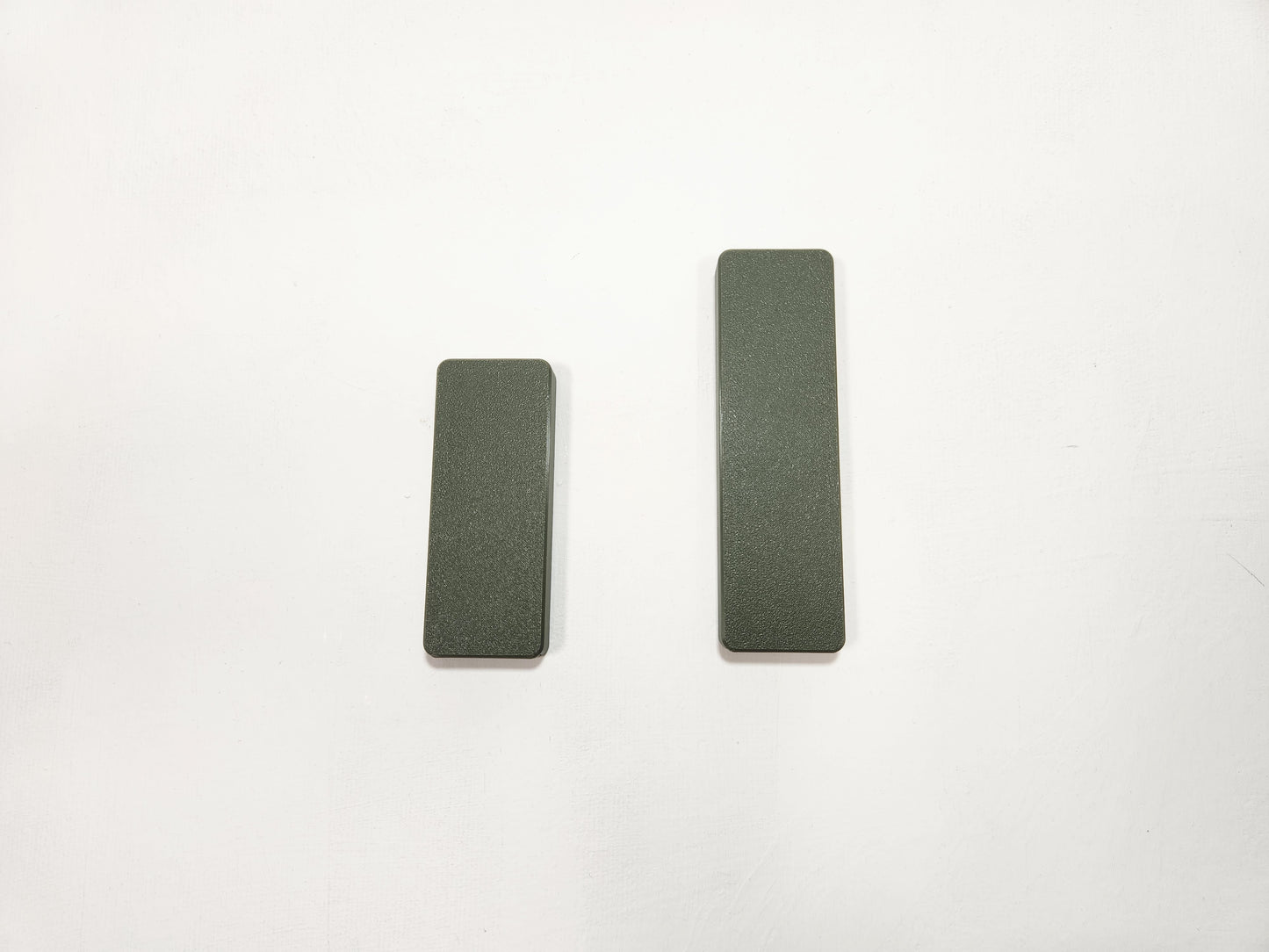 Regular and King Size joint case on a white background