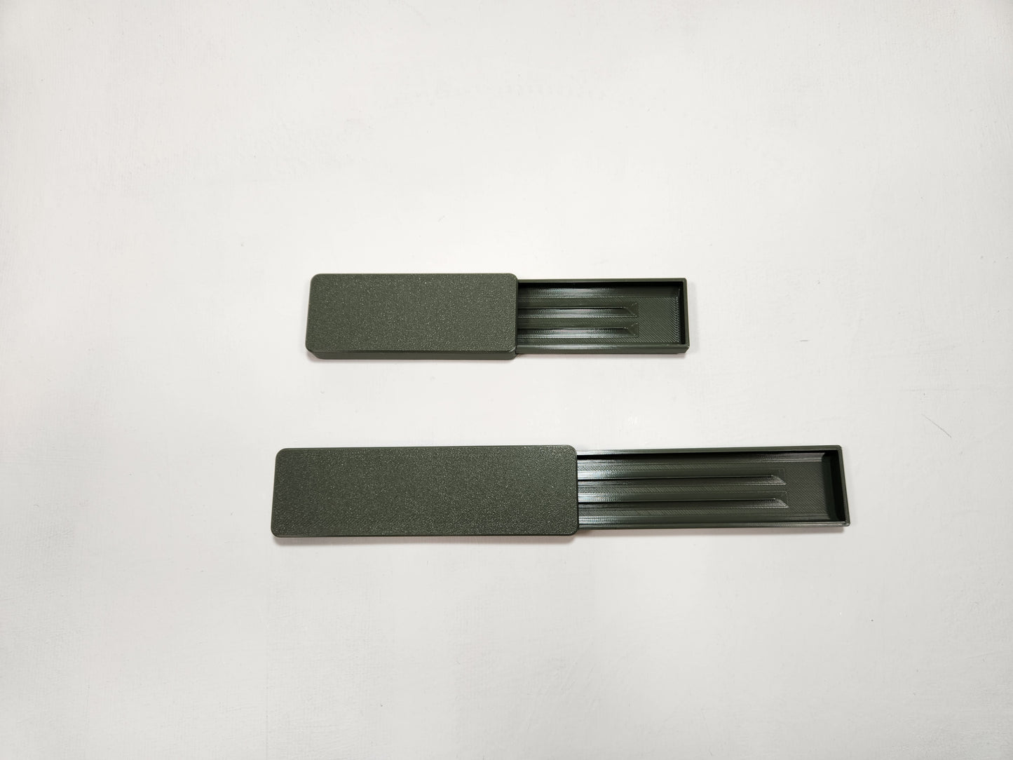 Regular and King Size joint case on a white background.